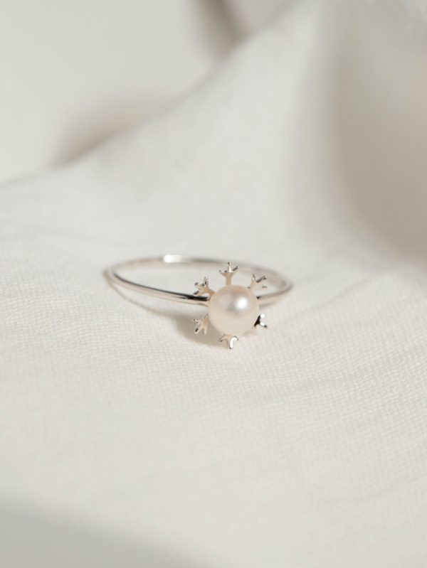 18k Snowflake Pearl Ring