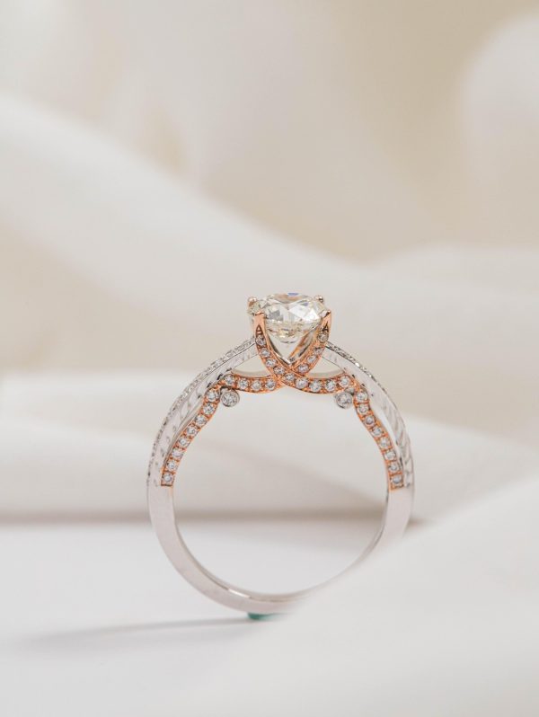 18k Pave Elegant Diamond Ring