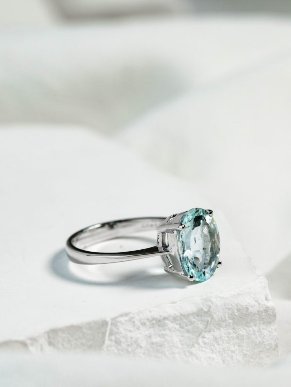 Solitaire Aquamarine Prong Set Ring in 18k White Gold