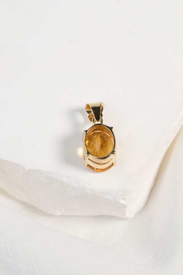 18k Oval-Cut Citrine Pendant
