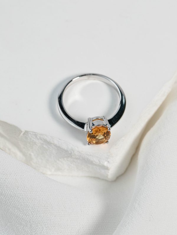 18k Solitaire Oval-Cut Citrine Ring