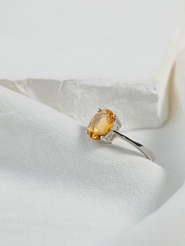 18k Solitaire Oval-Cut Citrine Ring