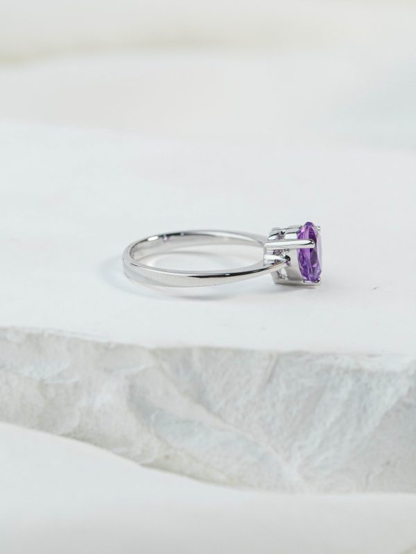 Heart Amethyst Ring in 18k White Gold