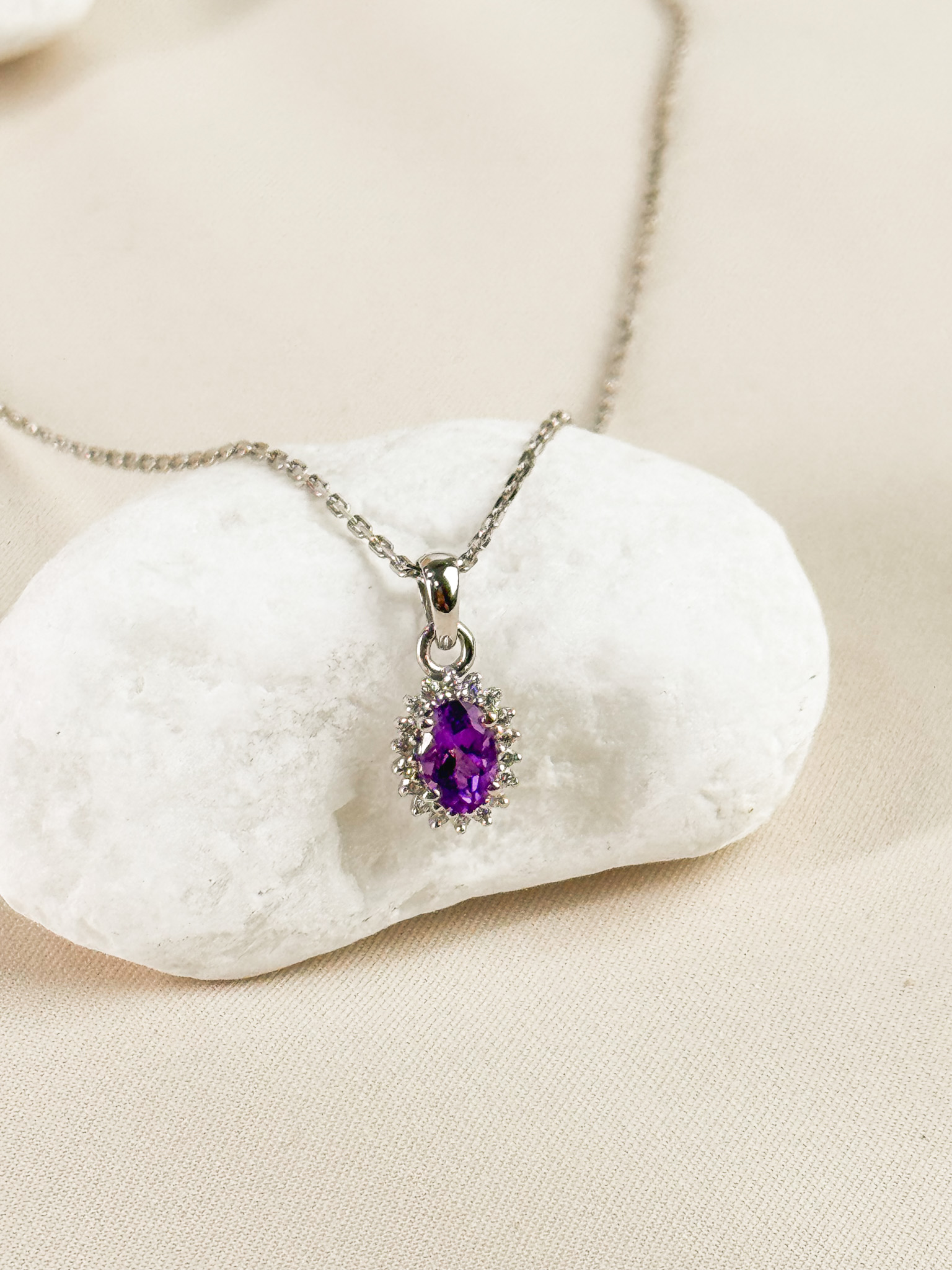 18k Oval-Cut Amethyst Sunshine Halo Pendant