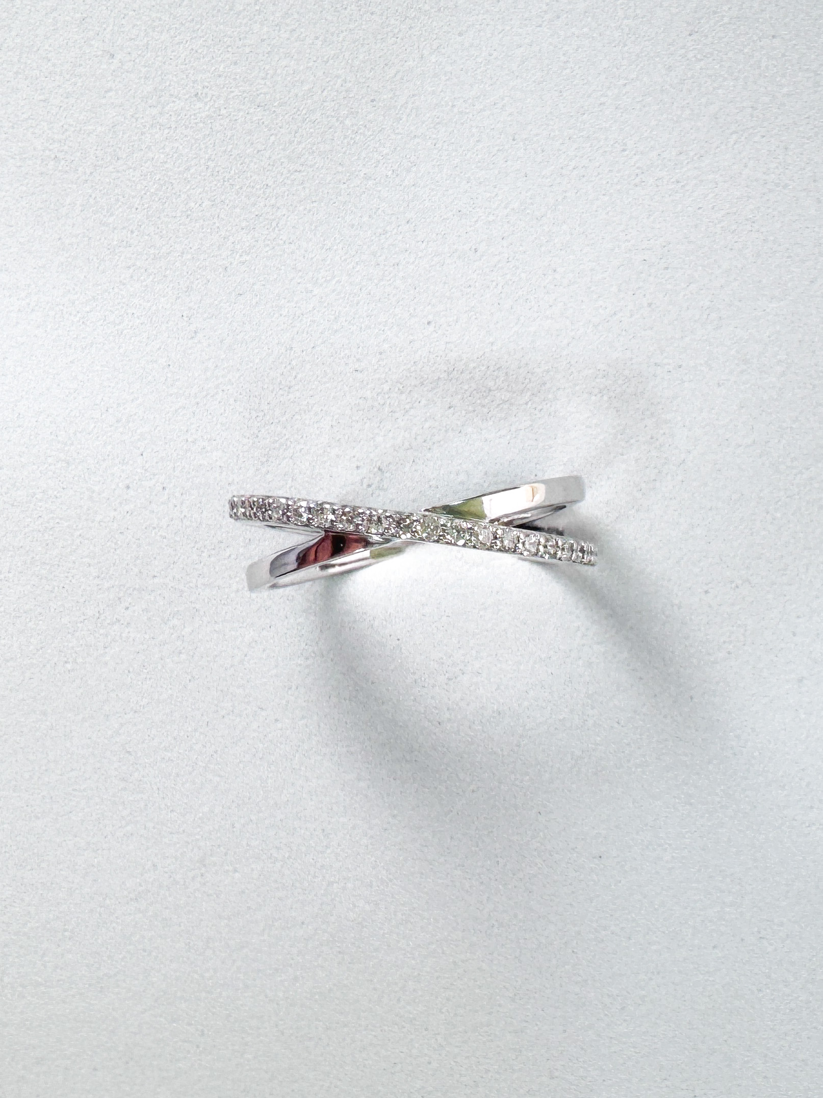 18k White Gold Criss-Cross Diamond Ring
