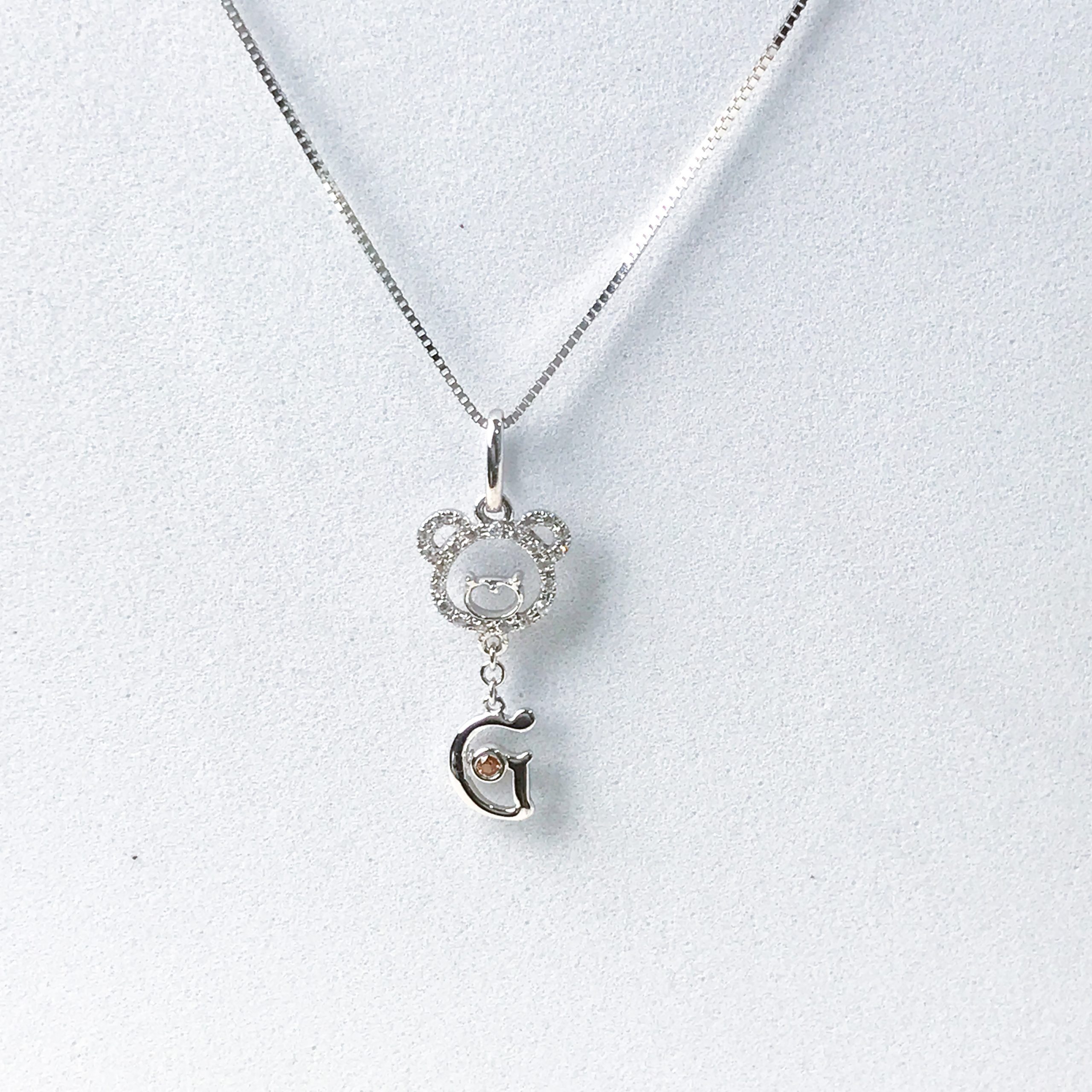 18k Kids "G" Alphabet Teddy Bear Diamond Pendant