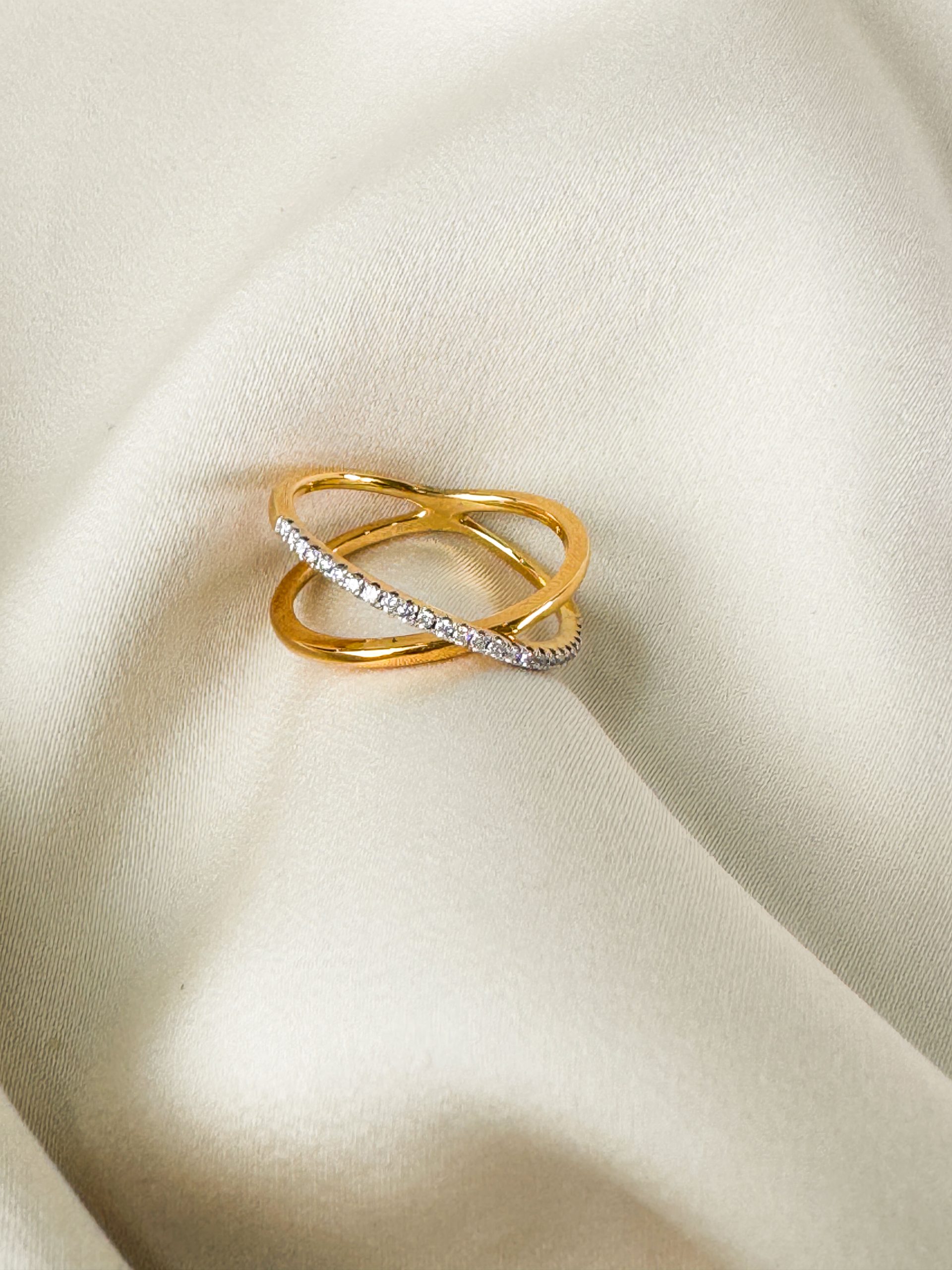 18k Yellow Gold Criss-Cross Ring