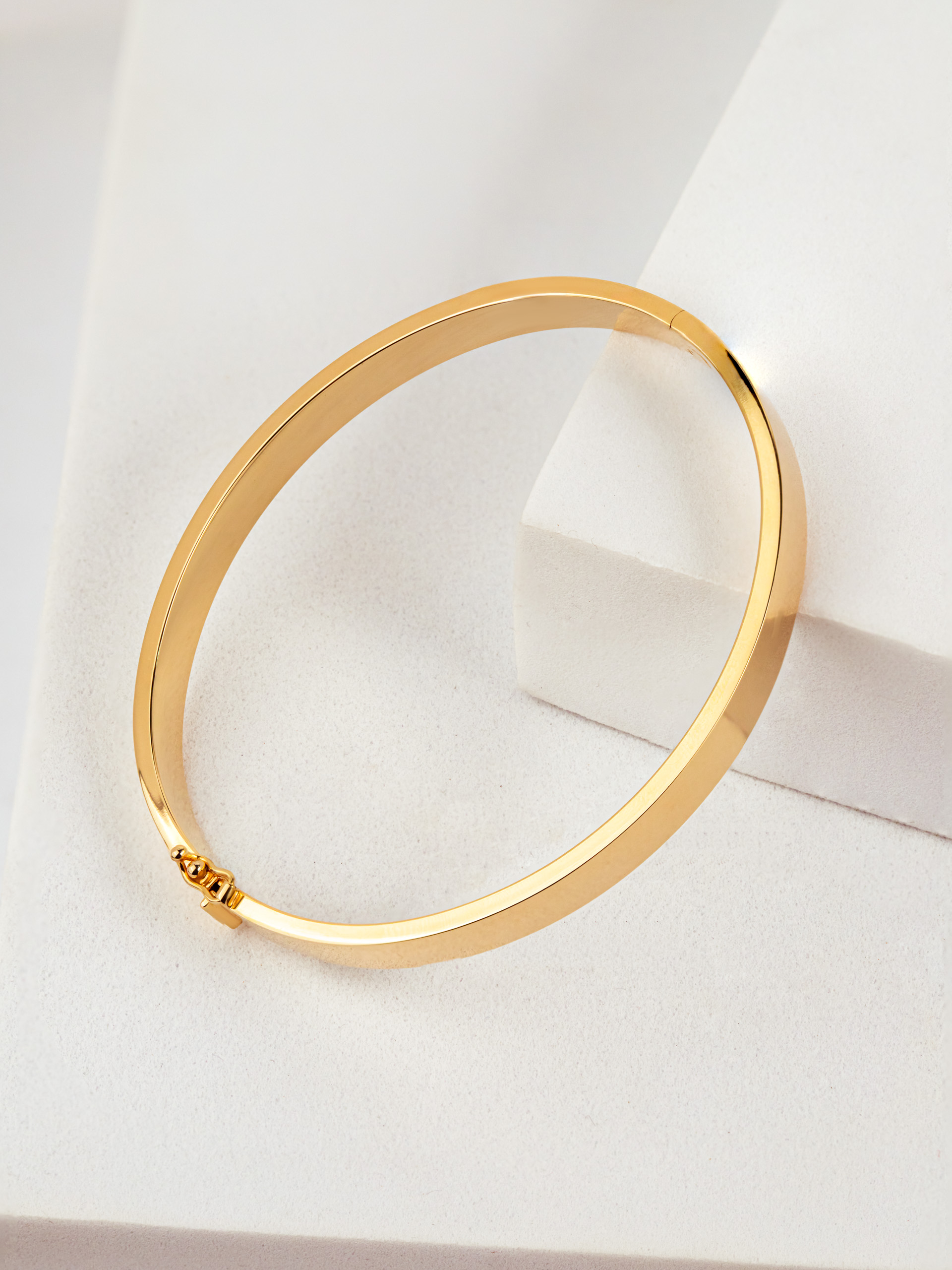 18k Flat Plain Bangle in Yellow Gold