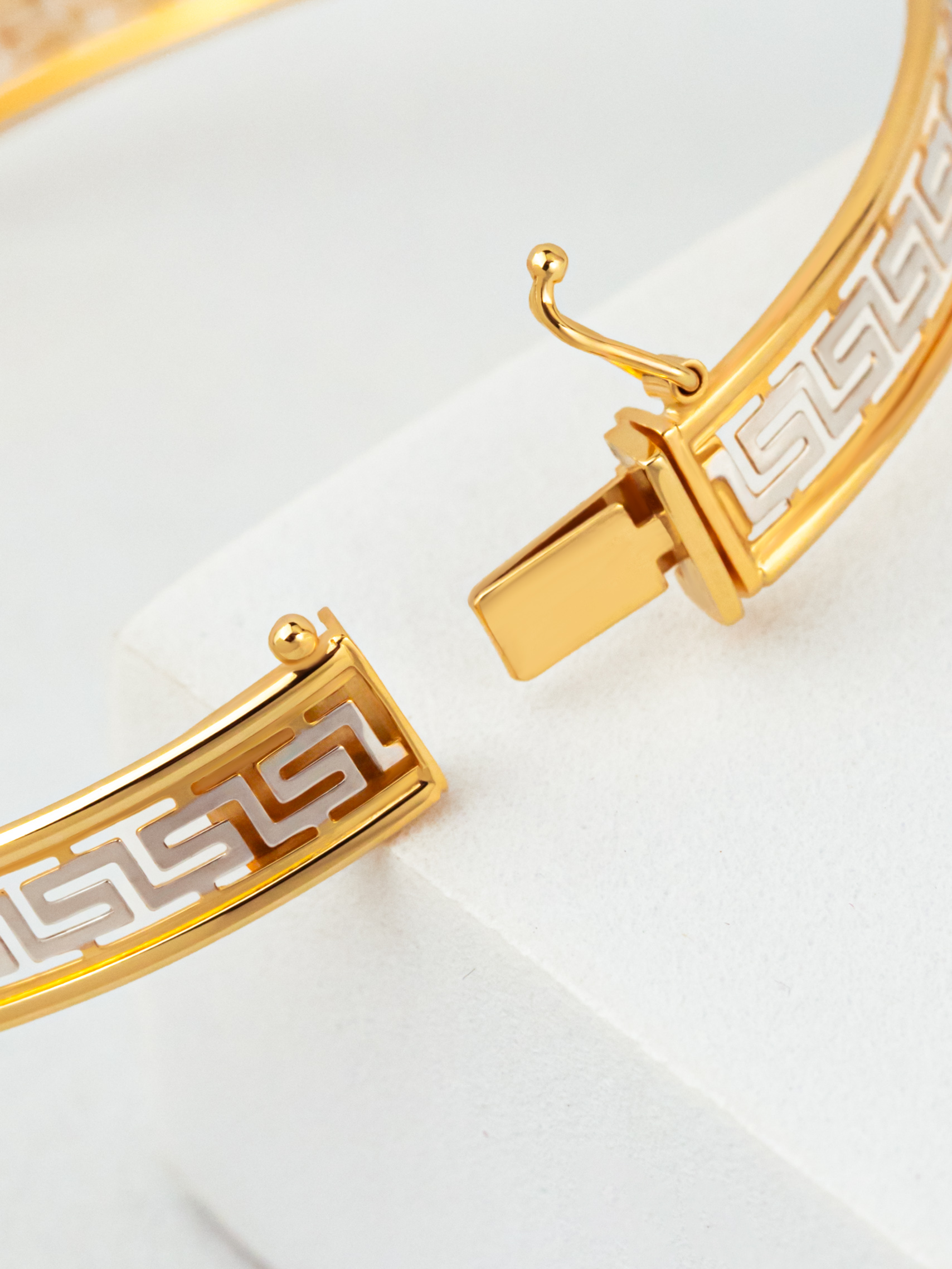 18k Duotone Greek Line Patterned Cutout Bangle