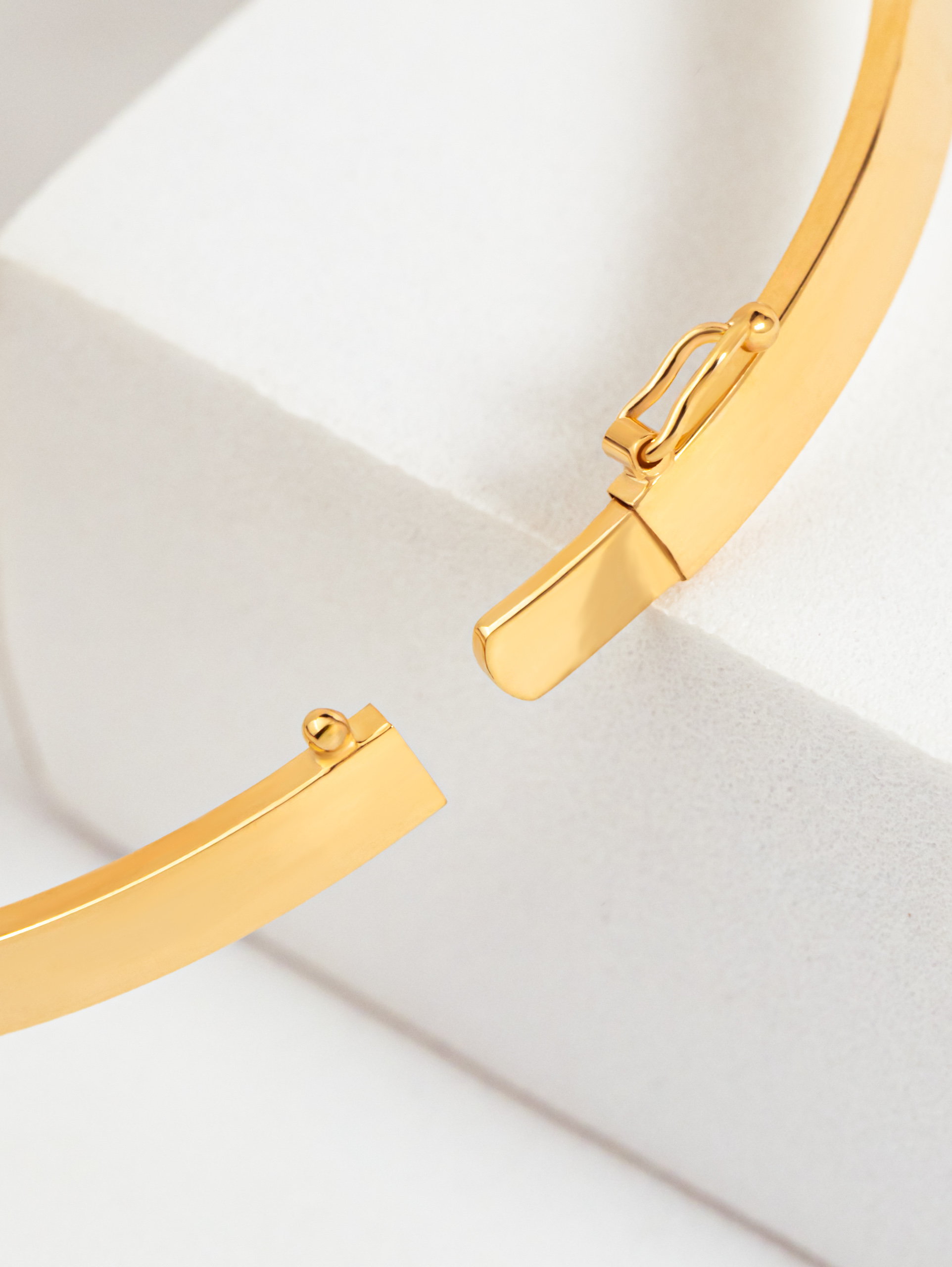 18k Flat Plain Bangle in Yellow Gold